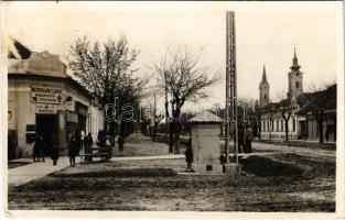 1942 Zsablya, Zabalj; utca, Bernhard Lipót vas és vegyeskereskedő üzlete és saját kiadása, magy. kir. dohány nagyáruda / street, shop (EK)