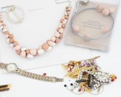 Nagy zacskónyi bizsu tétel, közte érdekes, jó darabokkal