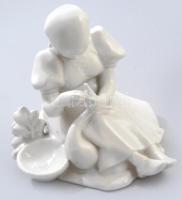 Zsolnay libatömő lány. Fehérmázas, jelzett, hibátlan, m: 17 cm