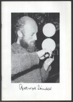 Csutoros Sándor. Összeáll.: Verda Andrea. hn.,én., nyn. Csutoros Sándor (1942 - 1989) kiállítási katalógusa. Gazdag képanyaggal illusztrált. Benne Keserü Katalin, Szemadám György, Don Péter, Erdélyi Miklós és Csáji Attila írásaival. Kiadói papírkötés.