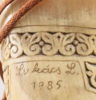 Lukács Lajos (1922-2006): Faragott kürt. Jelzett, h: 19 cm