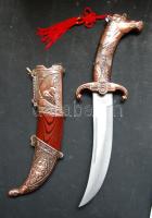 Díszes tőr 18 cm-es pengével, mitikus motívumokkal díszített tokban