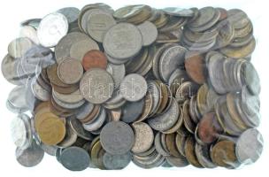 Vegyes, magyar és külföldi érmetétel mintegy ~1kg súlyban, T:vegyes Mixed, Hungarian and foreign coin lot (~1kg) C:mixed