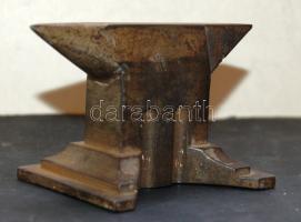 Régi kisméretű üllő, magassága 5 cm