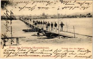 1903 Gyulafehérvár, Karlsburg, Alba Iulia; Reitsteg über den Marosch / gyaloghíd (lovas híd) a Maroson, katonák / footbridge (riding bridge), K.u.k. soldiers