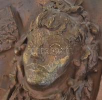 Mészáros Mihály (1930 - 2008): Női akt fali plakett. Öntött bronz, jelzés nélkül, 31x16 cm