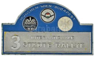 ~1960-1970. &quot;INTERNATIONALE 3-STADTE RALLYE MÜNCHEN-WIEN-BUDAPEST - MAGYAR AUTÓKLUB&quot; műgyantás fém plakett (47x81mm) T:XF