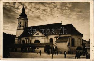 Kézdivásárhely, Targu Secuiesc; Református templom, üzletek / Calvinist church, shops (EK)