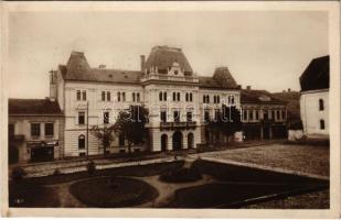 1940 Székelyudvarhely, Odorheiu Secuiesc; Vármegyeház, Csató Imre első temetkezési vállalata. Soha Aladár kiadása / Prefectura / county hall, funeral home + "1940 Székelyudvarhely visszatért" So. Stpl