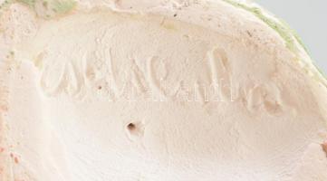 Eschenbach Jenő (1908-1981): angyal. Jelzett, kezén sérüléssel, m: 12 cm