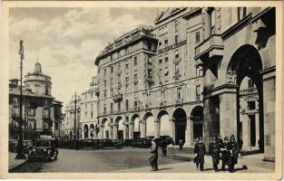 Milano, Piazza Francesco Crispi / square, The Texas Company, automobiles, policeman