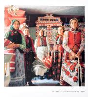 Baki Péter (szerk.): Péter Korniss. Continuing memories. Bp., 2017, MNG. 263 p. Angol nyelven. Feket...