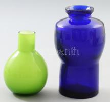2 darab színes üvegváza, kis kopással, m: 10-14,5 cm