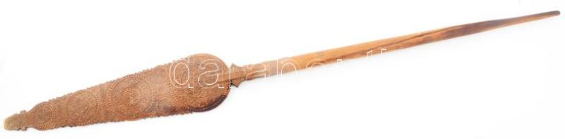 Guzsaly. Faragott fa, Erdély, 19. sz. második fele, h: 102 cm