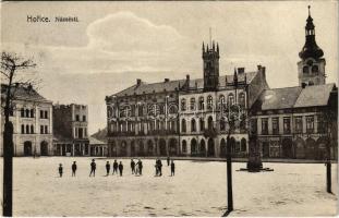 Horice, Námestí / square, town hall, shops (EK)