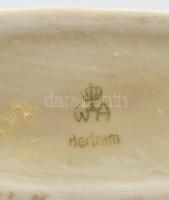 Lippelsdorf Wagner & Apel Bertram Kutyát hergelő oszmán fiú figura. 1935-1951 között, jelzett, k...