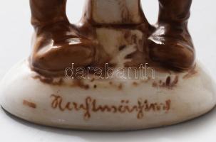 Iszákos éjjeliőr. Antik német porcelán figura, cca 1920/30, kézzel festett, sorszámozott, kis kopáss...