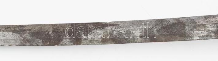 Japán katana. Rájabőrrel borított markolattal, a tsuka-ito (a markolatra tekert bevonat) alatt mindk...