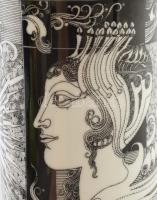 Hollóházi Szász Endre által tervezett mintával díszített porcelán váza. Matricás, jelzett, hibátlan ...