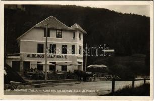 Alto Adige, Südtirol; Confine Italia-Austria, Albergo alle Alp Giulie, ristorante / hotel on the Italian-Austiran border, restaurant (EK)