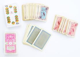 5 pakli vegyes kártya, közte régi kisalakú paklival