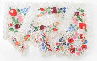 9 darab kézzel horgolt kalocsai Richelieu mintás csipke, klf méretben, közte nagyobb terítő