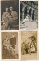 32 db főleg RÉGI fotó képeslap: családi és portré fotók / 32 mostly pre-1945 photo postcards: family and portraits