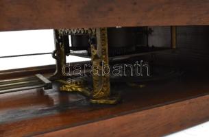 Antik falióra. Sérülésekkel, kulcs nélkül, üveghiánnyal, m: 105 cm /// KIZÁRÓLAG SZEMÉLYES ÁTVÉTEL, ...