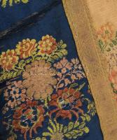 Casula. cca 18. sz. - 19. sz. eleje, két részben, korának megfelelő állapotban, 75x60 cm, 85x40 cm. ...