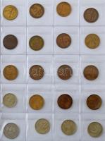~370db-os, főleg szovjet és bolgár érméből álló tétel használt állapotú albumba rendezve T:vegyes
~...