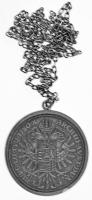 1780SF Tallér "Mária Terézia" mintájára készült ezüstözött fém medál jelzett Ag láncon (lá...