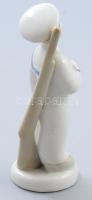 Fegyveres kadét. Orosz porcelán, jelzett, hibátlan, m: 12 cm