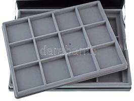 Érmetartó kazetta egy kivehető tálcával, összesen 24db, 50x50mm-es férőhellyel. Használt, jó állapot...