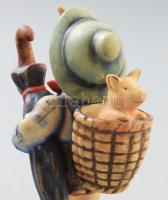 Hummel "Home from market" figura, jelzett, 1940-59 között, restaurált, m: 14 cm