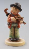 Hummel &quot;Little Fiddler&quot; figura, jelzett, restaurált, 1934-50 között, m: 12,5 cm