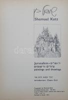 Katz, Shemuel: Jerusalem. Paintings and Drawings. (Aláírt.) Introduction: Chaim Guri.  Tel Aviv, 1972. United Artists Ltd. 14 t. (különálló nyomatok, ebből 6 színes). Folio. Shemuel Katz (1926-2010) magyar származású izraeli grafikusművész. Második világháborús lágerfogsága után Budapesten tanult építészetet, majd Párizsban grafikusművészetet. 1947-től élt Izraelben. 14 nyomatból álló gyűjteményünk akvarell technikával készült jeruzsálemi látképek és jelenetek sorozata, hátoldalán angol és héber nyelven feliratozva. Az egyes látképek: Wailing Wall - Alleys in the Old City - Dome of the Rock - Celestial Jerusalem - Zion Gate - Dung Gate and Mount Zion - Jaffa Gate - Lion&#039;s Gate - Holy City - Wailing Wall And Excavations - ,,I have set watchmen upon thy walls, O Jerusalem&quot; - ,,I will worship toward thy holy temple&quot; - ,,Jerusalem is builded as a city that is compact together&quot; - Untitled [View of the Walls]. A gyűjtőmappa első fedőborítóján a művész saját kezű aláírása. Példányunk a bevezetőt nem tartalmazza. Tökéletes állapotú lapok, illusztrált kiadói védőmappában, enyhén foltos, enyhén sérült kiadói mappában. Jó példány.