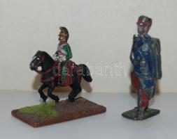 2 db régi ólomkatona (az egyik sérült) és 1 db régi ólom lófigura