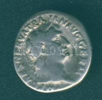 Római Császárság TRAIANUS 98-117. Denár Ag T:3