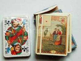 2 pakli játékkártya: egy pakli francia kártyaként is használható jóskártya és egy pakli hagyományos francia kártya bontatlan csomagolásban