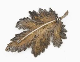 Ezüst (Ag) filigrán levél bross, jelzett, bruttó: 10g