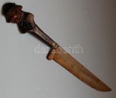 1900 Fából faragott, festett levélnyitó kés Innsbruck felirattal, népi figurát formázó nyéllel