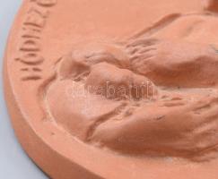 1985 Zajzon Ágnes: Szoptató anya. Kerámia plakett, kopással, d: 12 cm