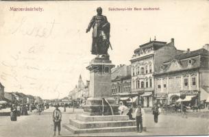 Marosvásárhely Széchenyi square Bem statue with shoe store