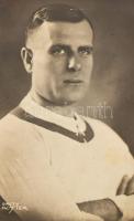 cca 1920-1935 Kovács "Fuxi" János, a Ferencváros (Fradi, FTC) labdarúgó-csapata gyúrója, e...