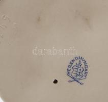 Herendi lány ételt kuncsorgó kutyával. Jelzett, kézzel festett, hibátlan (alátámasztási nyommal), m:...