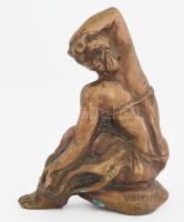 Tóth Valéria (1943-2022): Nyújtózkodó lány. Bronz, jelzett, m: 19,5 cm