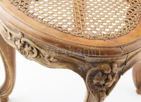 cca 19. sz. vége. Francia gyerekszék. Néhol kissé laza illesztéssel, korának megfelelő állapotban, m...