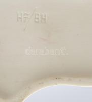 Hollóházi porcelán bonbonniere. Terv: Bakó-Hetey Rozália. Kézzel festett, jelzett, hibátlan. m: 12 c...