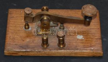 Múlt század eleji távíró billentyű