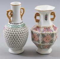 2 darab áttört mintás porcelán váza. Jelzett, hibátlan, m: 14,5-15,5 cm